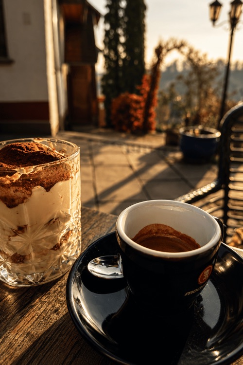 Tiramisu im Glas mit Espresso